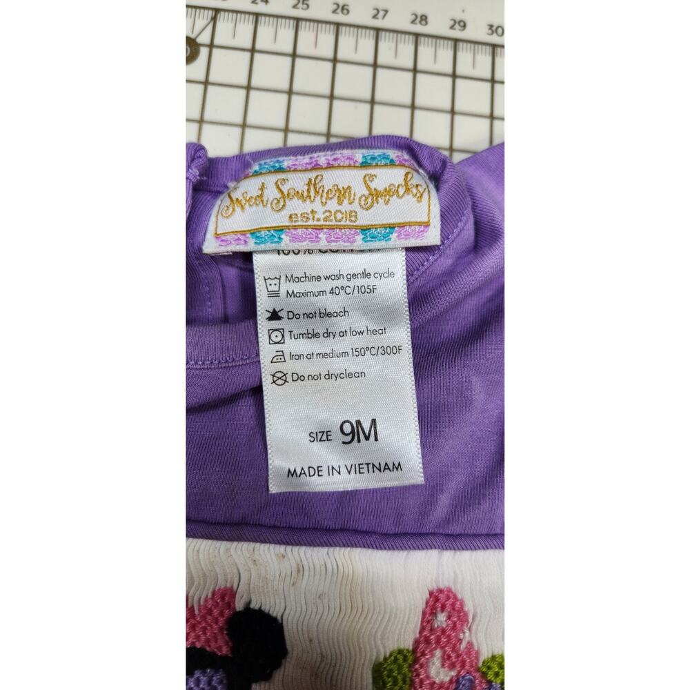 Sweet Southern Smocked‎ Baby Girl 9 months - Picture 2 of 3